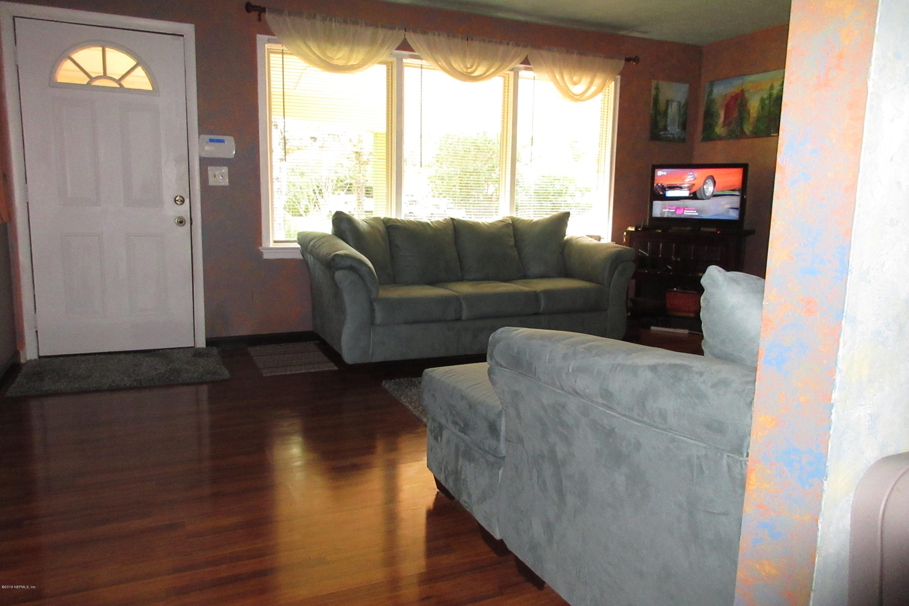 8361 Bascom Road Jacksonville, FL 32216 - Photo 7 of 23 006-1e452480-3f20-4375-8827-d13a0a9309b5