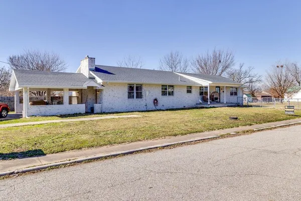 $229,000 | 1409 Cleveland Avenue, Baxter Springs, KS 66713