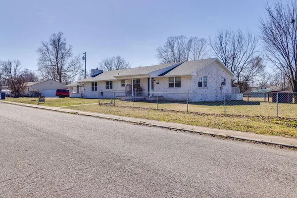 $229,000 | 1409 Cleveland Avenue, Baxter Springs, KS 66713
