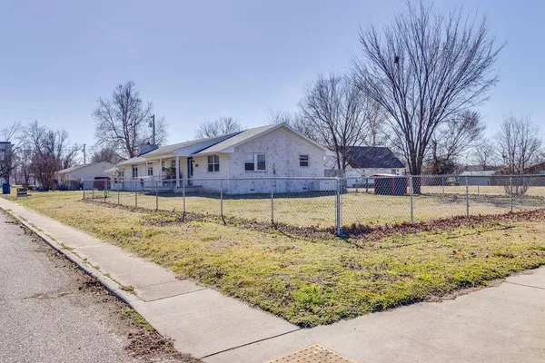 $229,000 | 1409 Cleveland Avenue, Baxter Springs, KS 66713