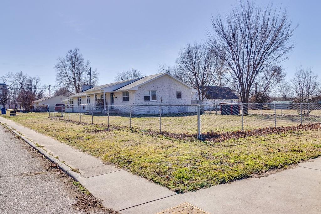 1409 Cleveland Avenue Baxter Springs, KS 66713 - Photo 4 of 28