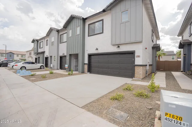 $1,895 | 7444 South 75th Lane, Laveen, AZ 85339