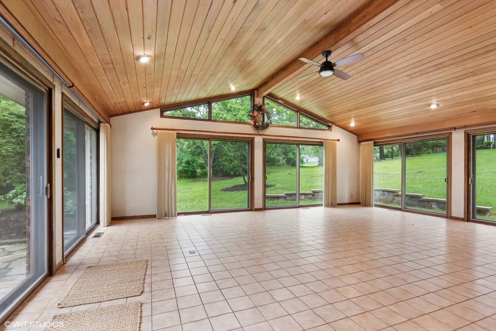 2720 South Red Barn Road Crystal Lake, IL 60012 - Photo 13 of 40 Gallery Image 13