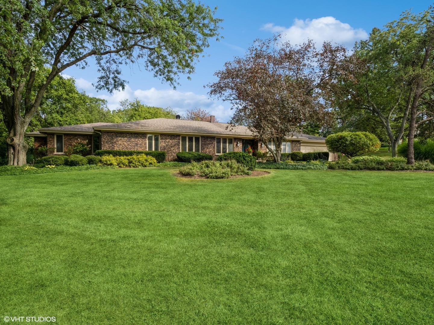 2720 South Red Barn Road Crystal Lake, IL 60012 - Photo 2 of 40 Gallery Image 2