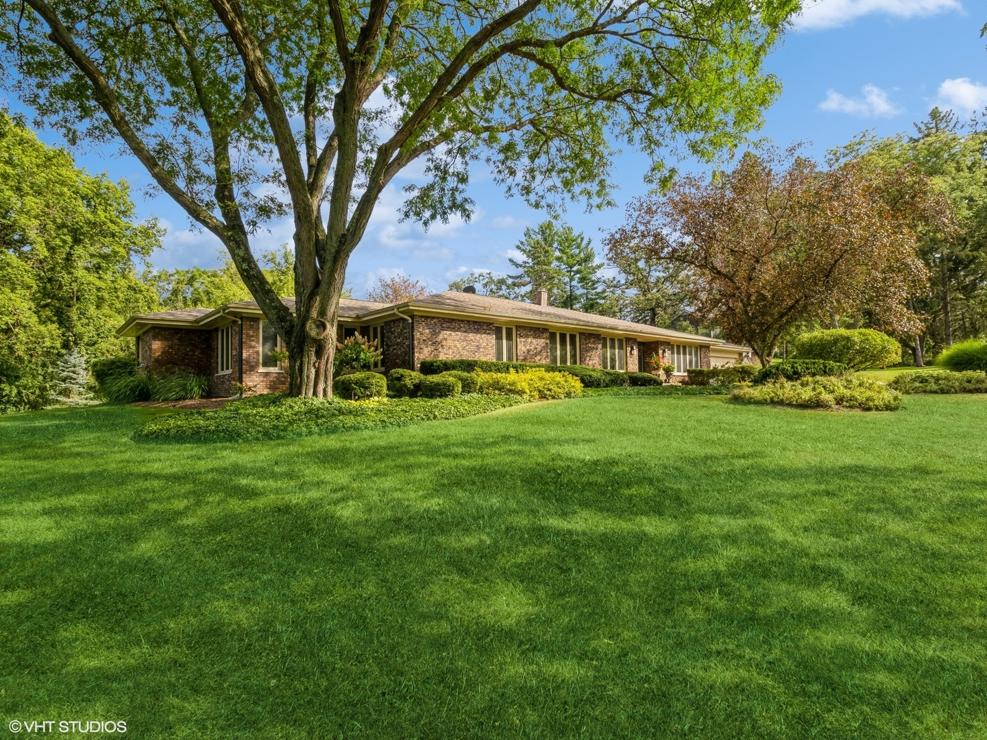 2720 South Red Barn Road Crystal Lake, IL 60012 - Photo 4 of 40 Gallery Image 4