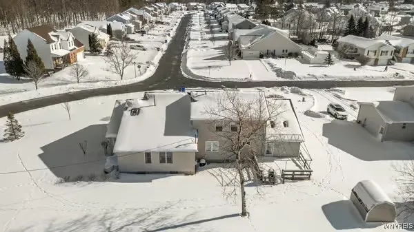 $319,900 | 4753 East Highland Parkway, Hamburg, NY 14219