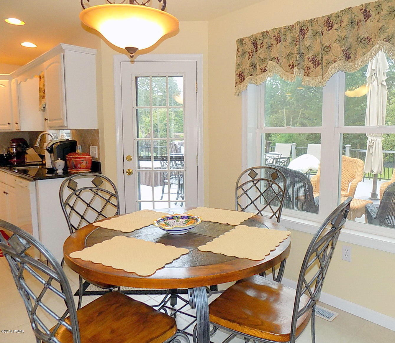 293 Mozzette Road Canadensis, PA 18325 - Photo 24 of 92 Breakfast Nook