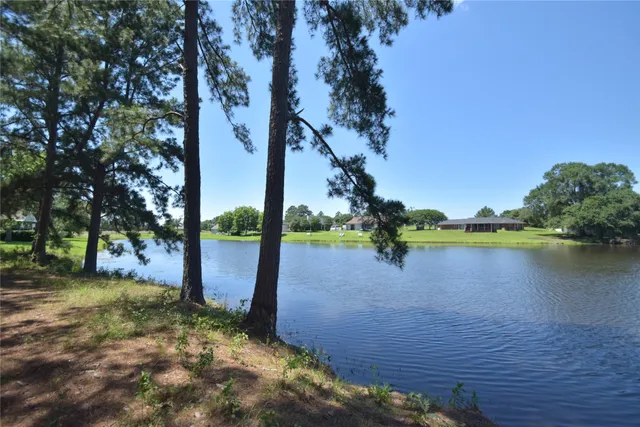 $470,000 | 19 Blue Bonnet Drive, Trinity, TX 75862