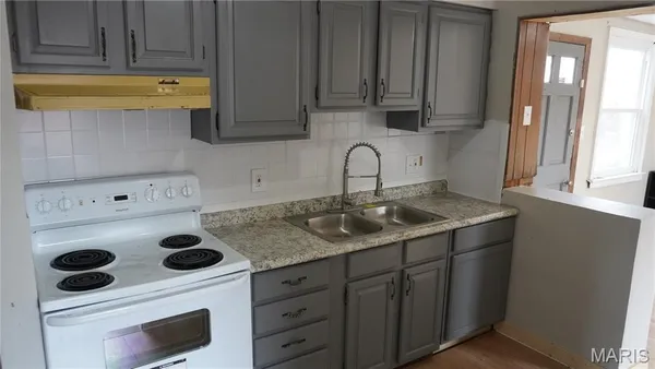 $97,000 | 9244 Edna Street, St. Louis, MO 63137