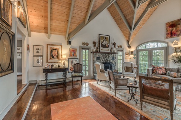 23 Swan Road Winchester, MA 01890 - Photo 7 of 30 Gallery Image 7