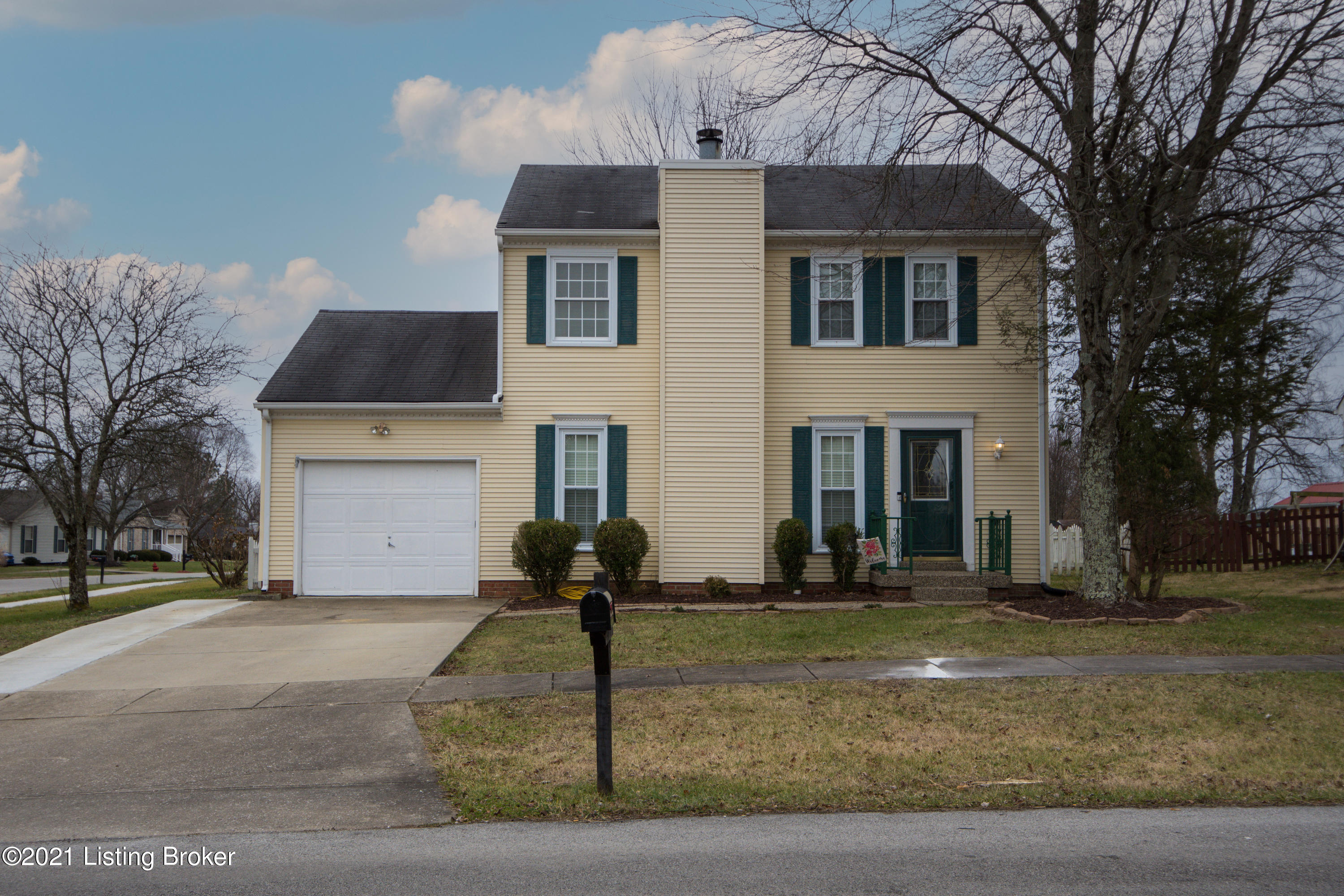 220 Rolling Ridge Way Simpsonville, KY 40067 - Photo 2 of 34 Street Front