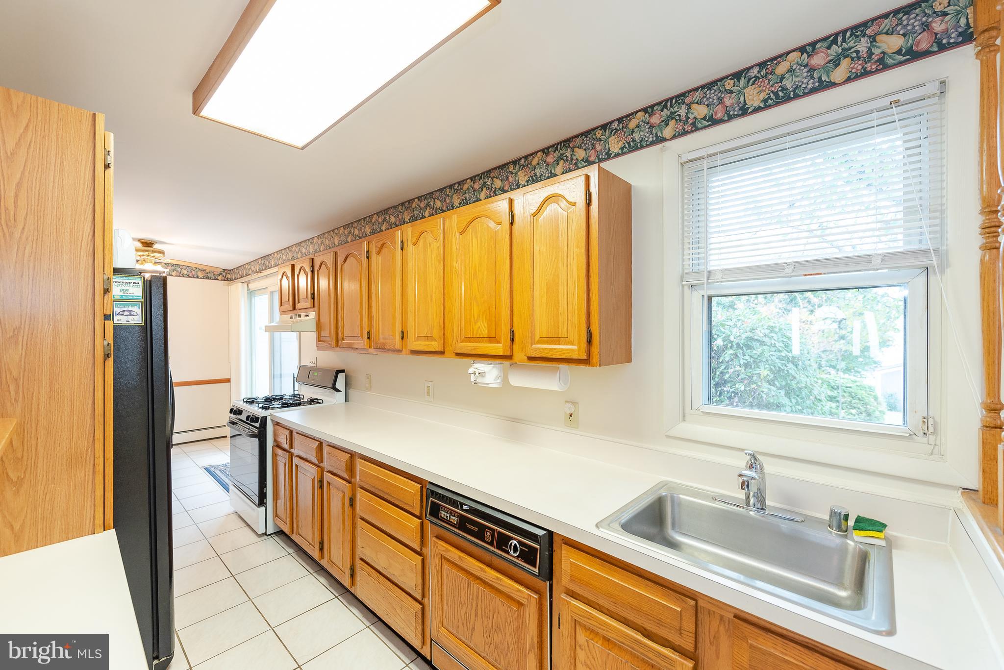 3921 North Point Boulevard Baltimore, MD 21222 - Photo 9 of 45 Kitchen