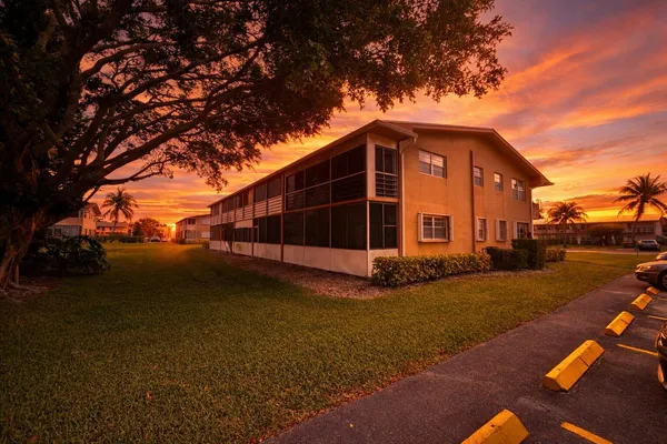 $1,595 | 1 Canterbury A, West Palm Beach, FL 33417