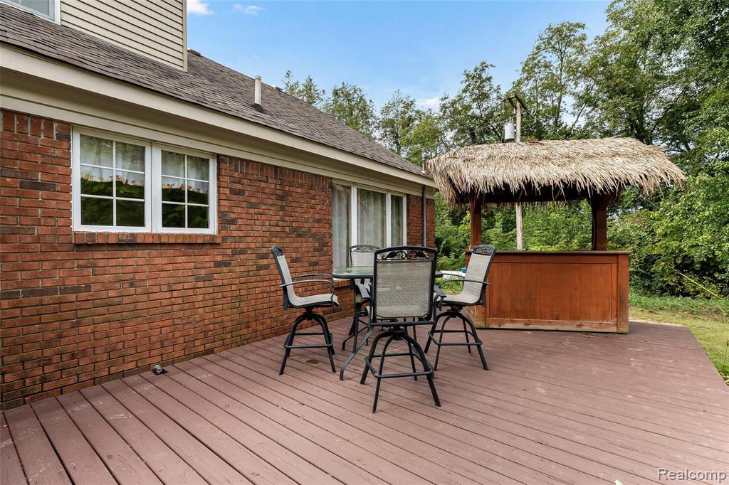 13895 Hibner Road Hartland, MI 48353 - Photo 9 of 43