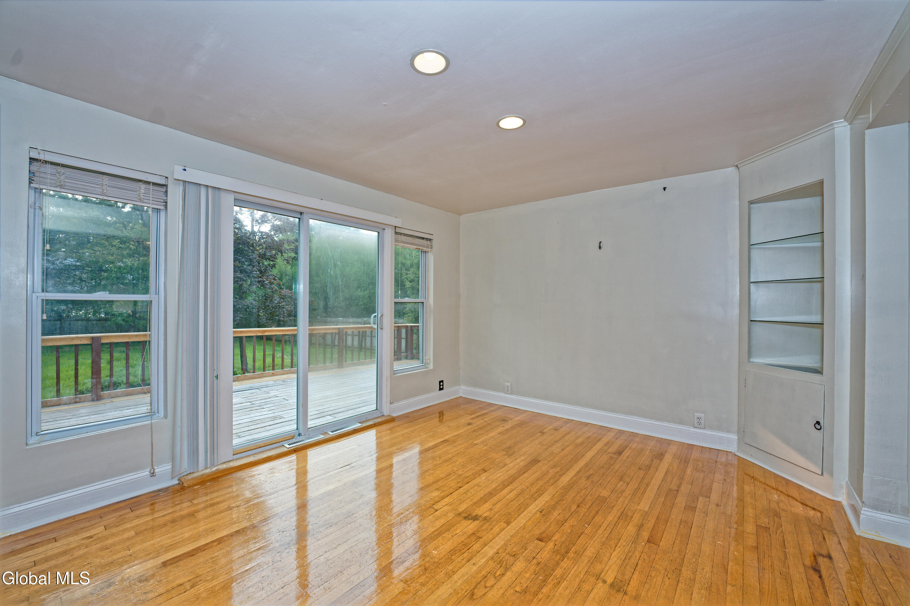 1250 Sumner Avenue Schenectady, NY 12309 - Photo 11 of 63 3 Familyroom 4