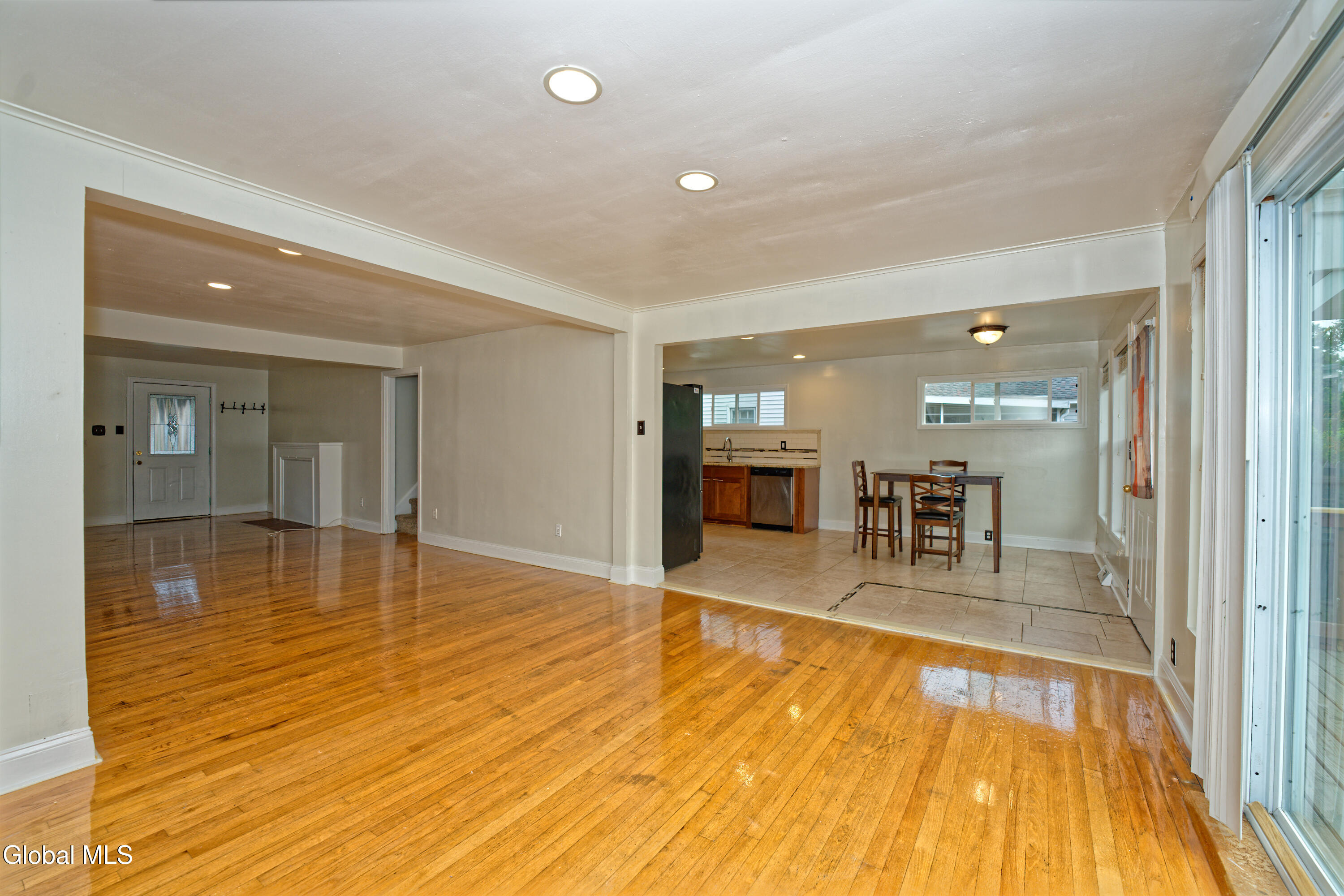 1250 Sumner Avenue Schenectady, NY 12309 - Photo 13 of 63 3 Familyroom 6