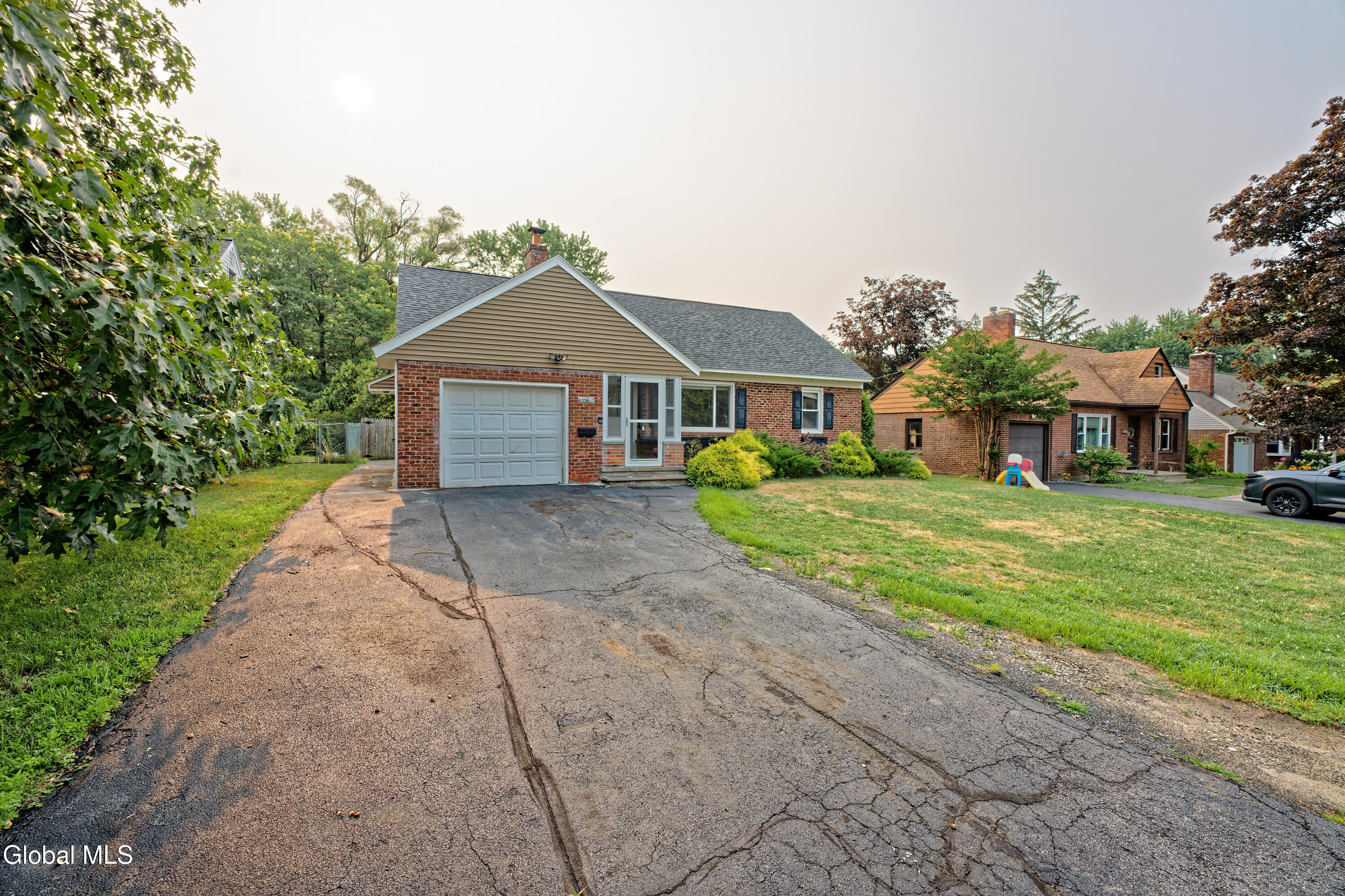 1250 Sumner Avenue Schenectady, NY 12309 - Photo 2 of 63 0 Front 2