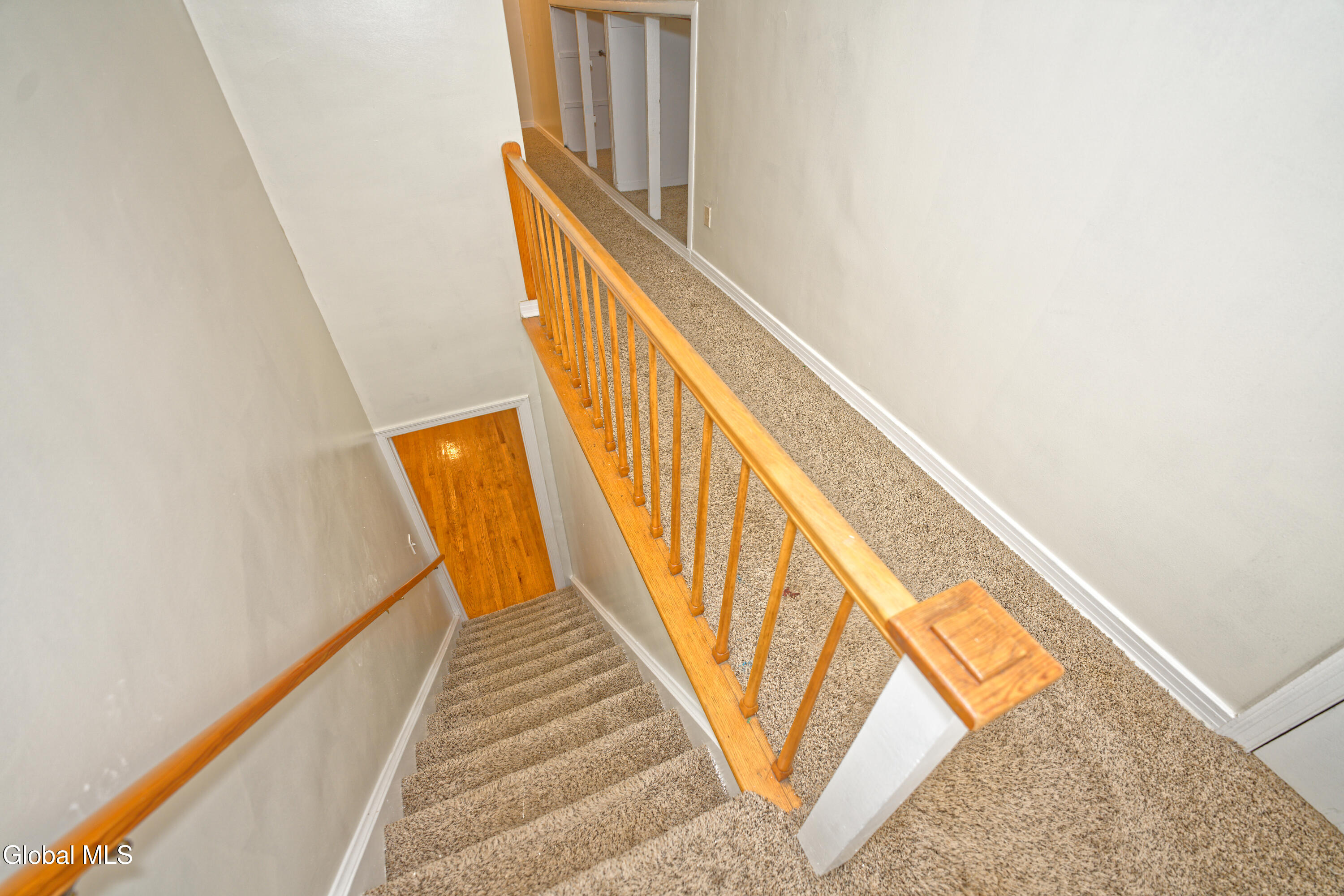 1250 Sumner Avenue Schenectady, NY 12309 - Photo 25 of 63 6 Landing