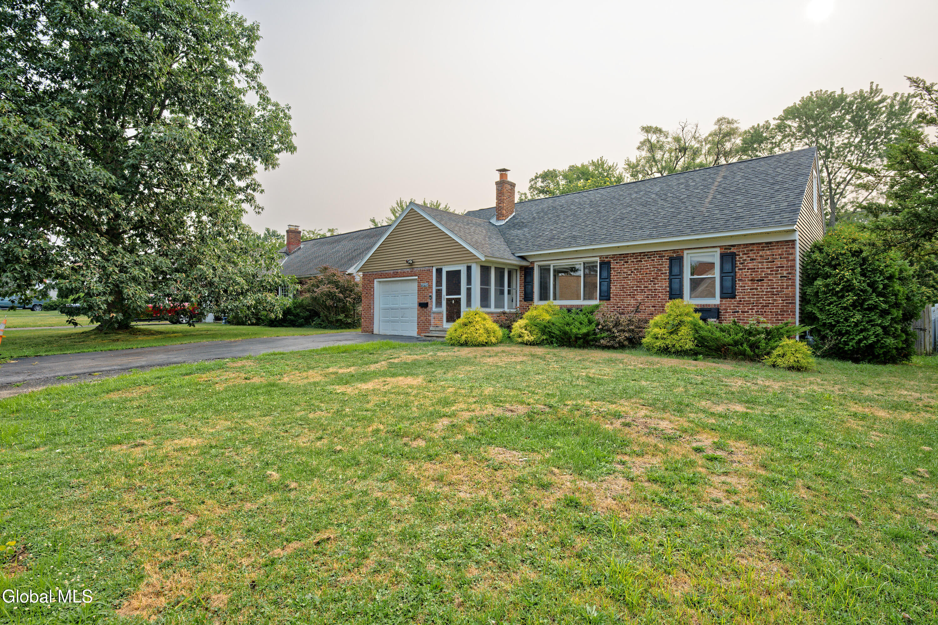 1250 Sumner Avenue Schenectady, NY 12309 - Photo 3 of 63 0 Front 3