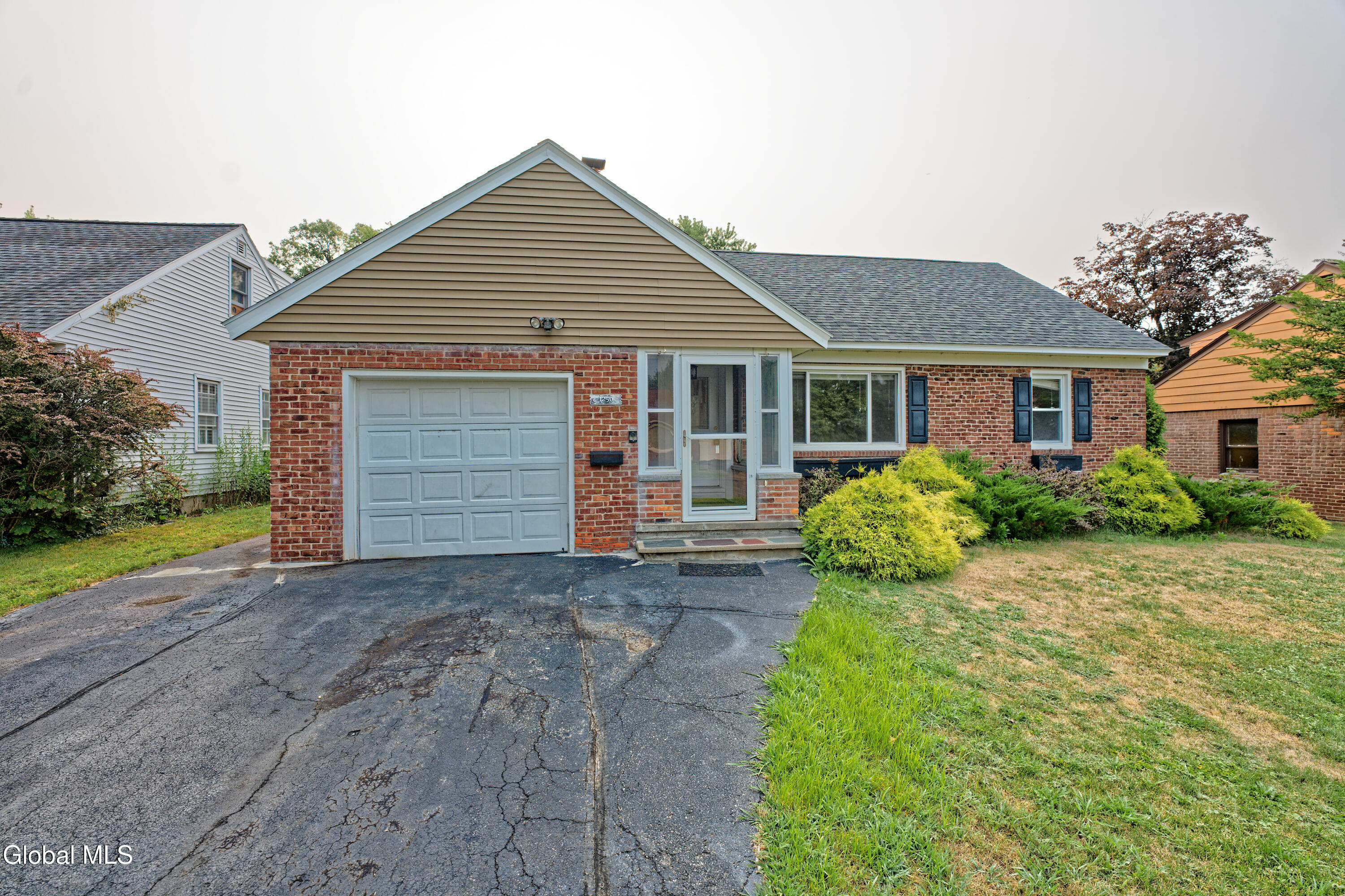 1250 Sumner Avenue Schenectady, NY 12309 - Photo 4 of 63 0 Front 4