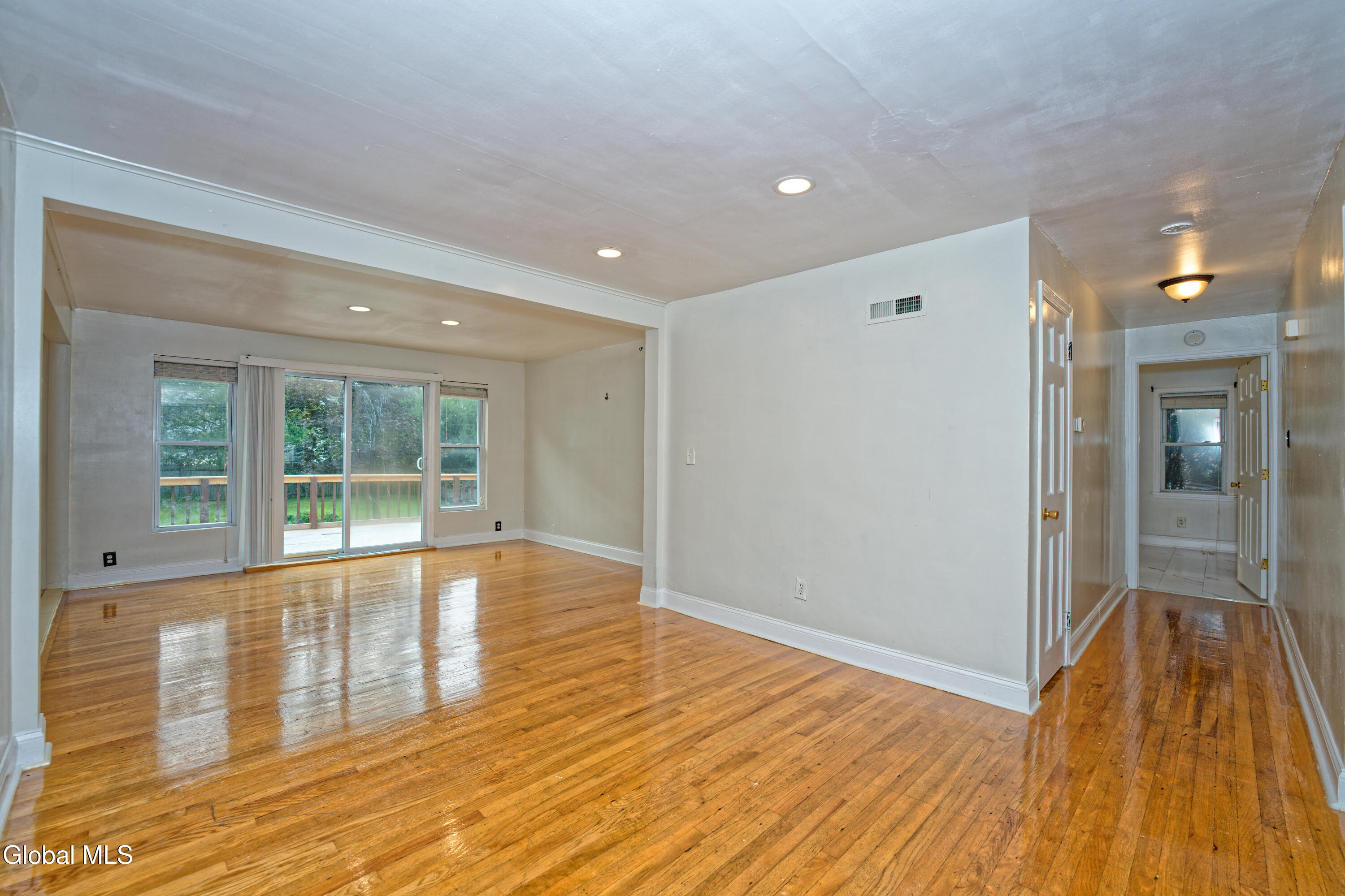 1250 Sumner Avenue Schenectady, NY 12309 - Photo 9 of 63 3 Familyroom 2