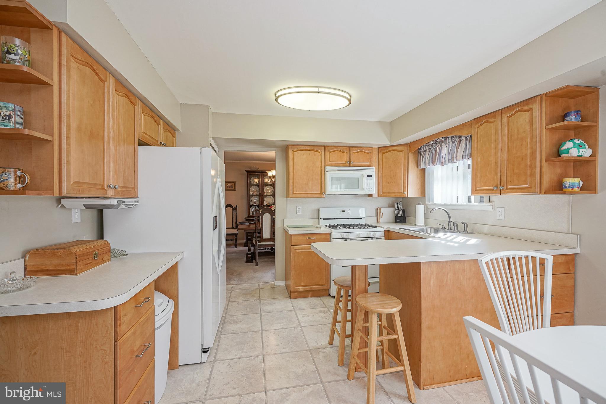 14 Comet Way Sewell, NJ 08080 - Photo 13 of 39