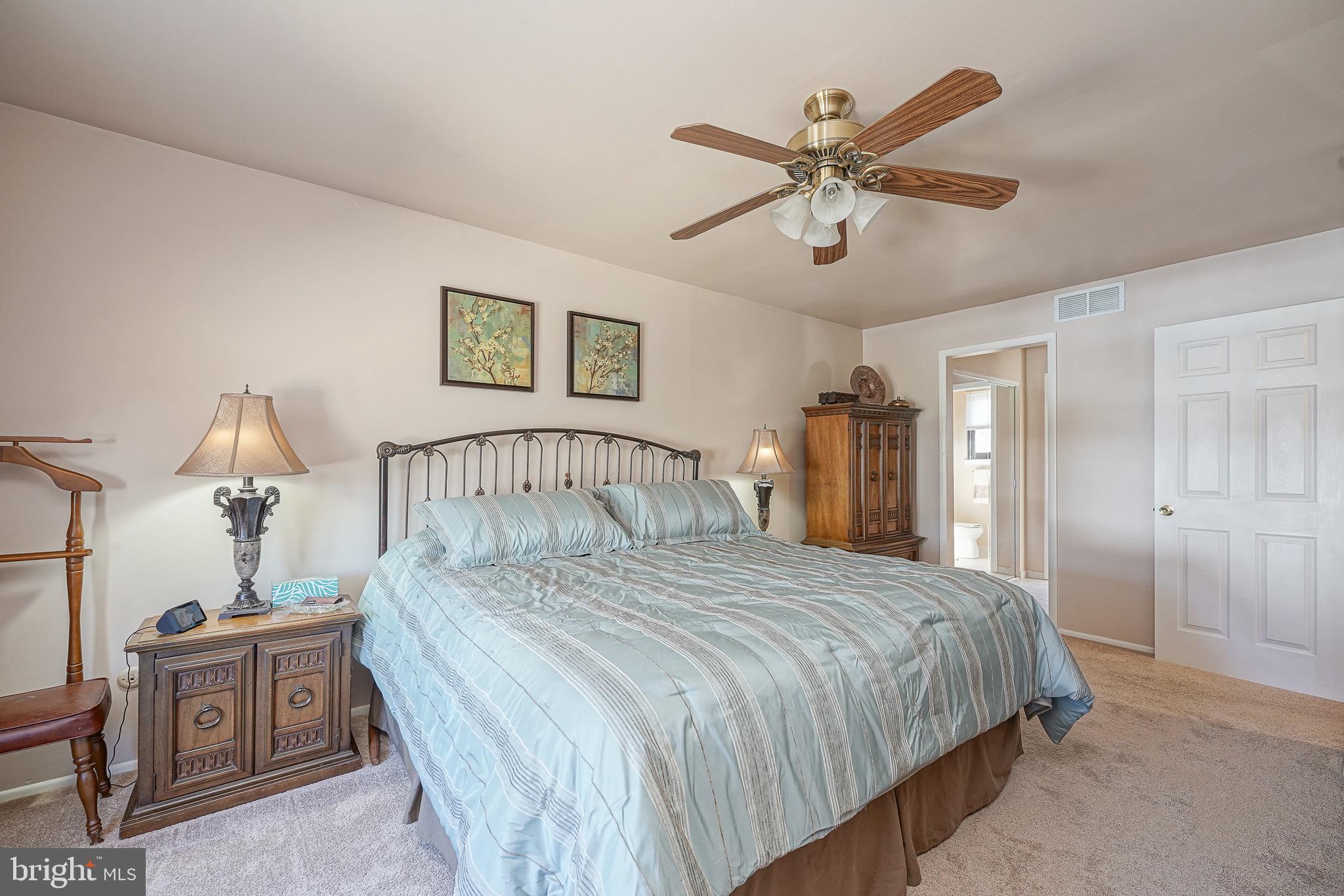 14 Comet Way Sewell, NJ 08080 - Photo 22 of 39