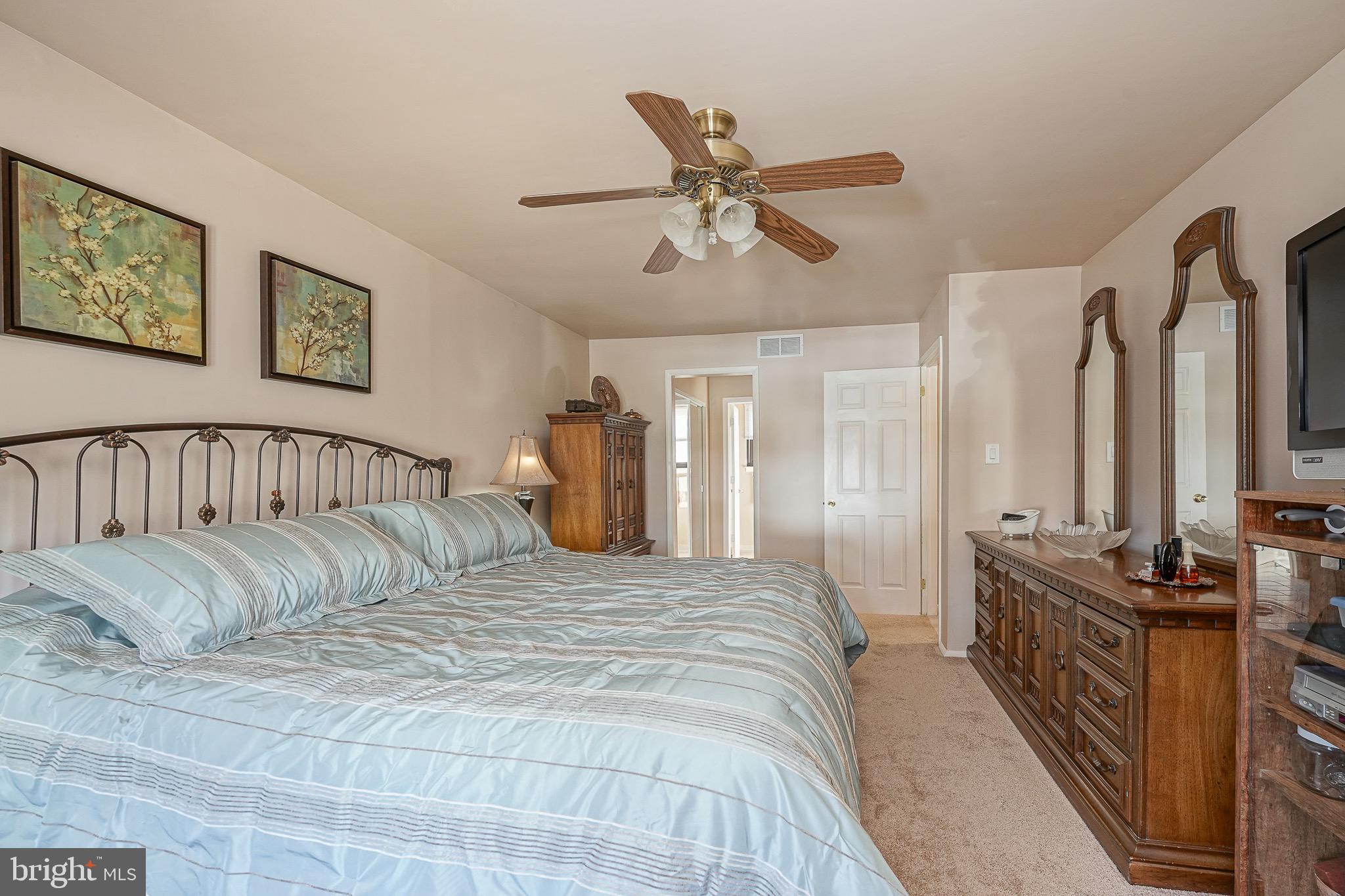 14 Comet Way Sewell, NJ 08080 - Photo 23 of 39