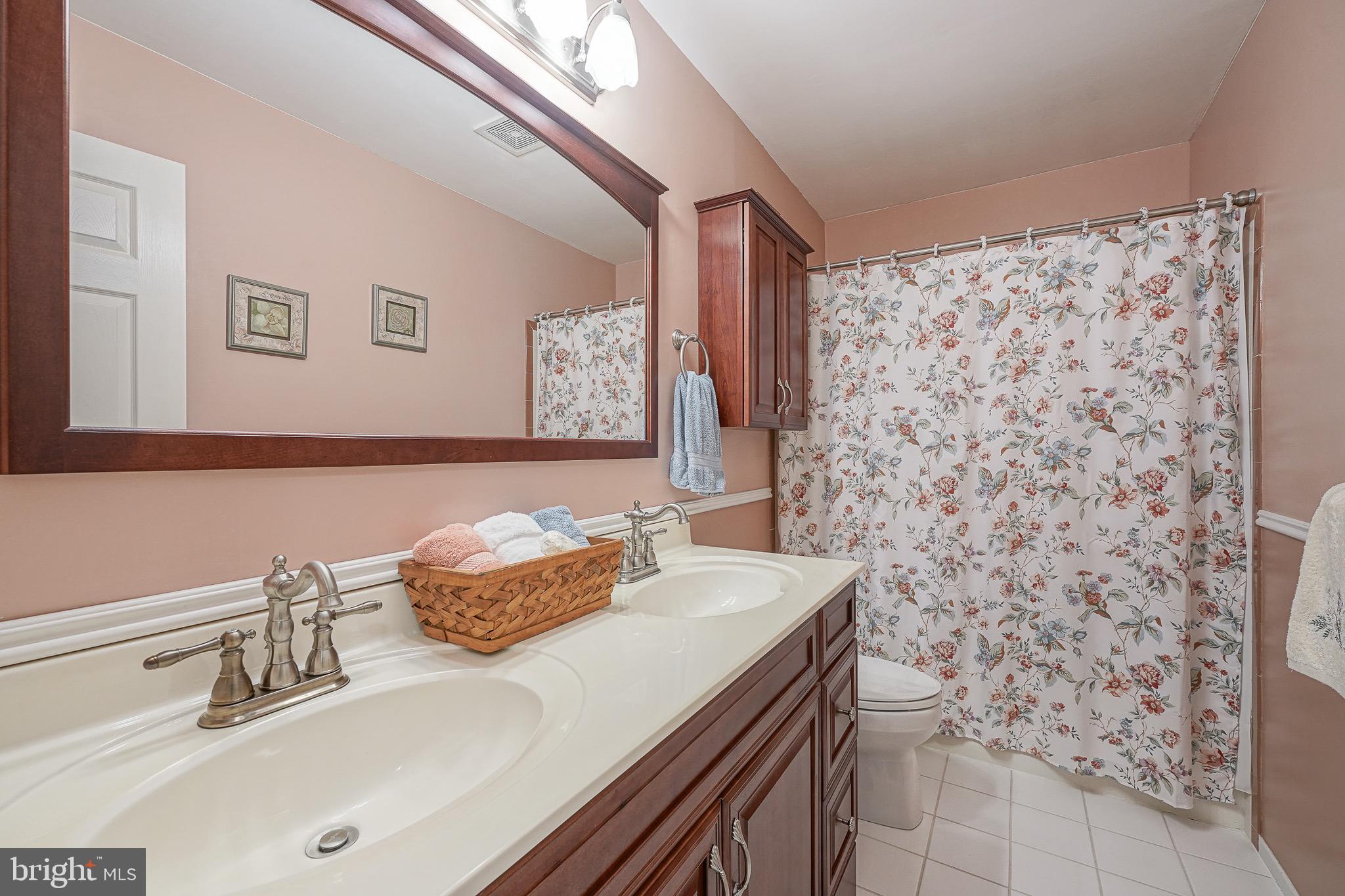 14 Comet Way Sewell, NJ 08080 - Photo 29 of 39