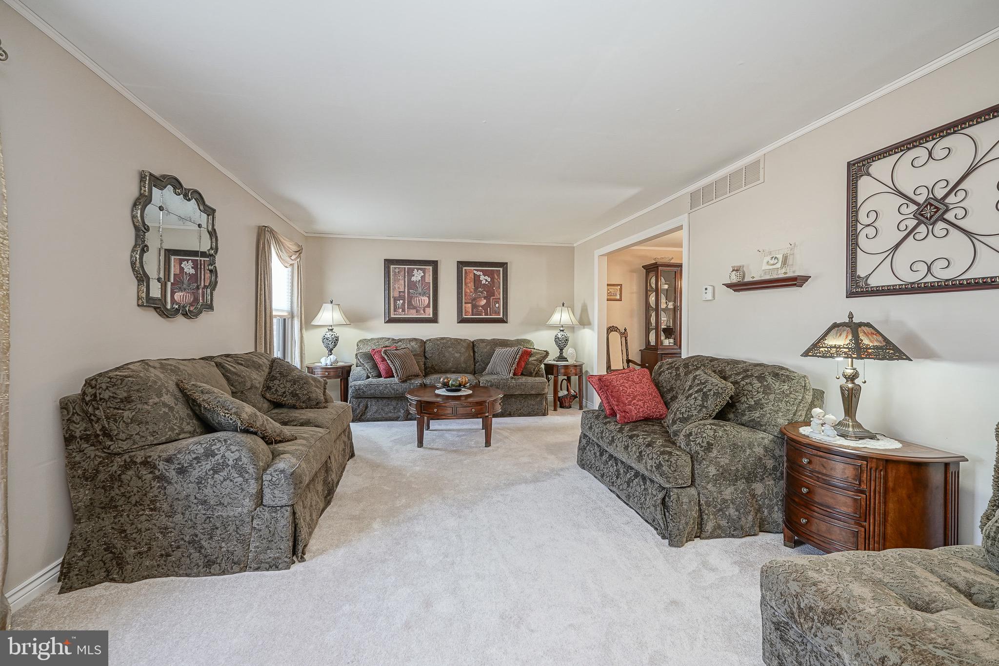 14 Comet Way Sewell, NJ 08080 - Photo 3 of 39