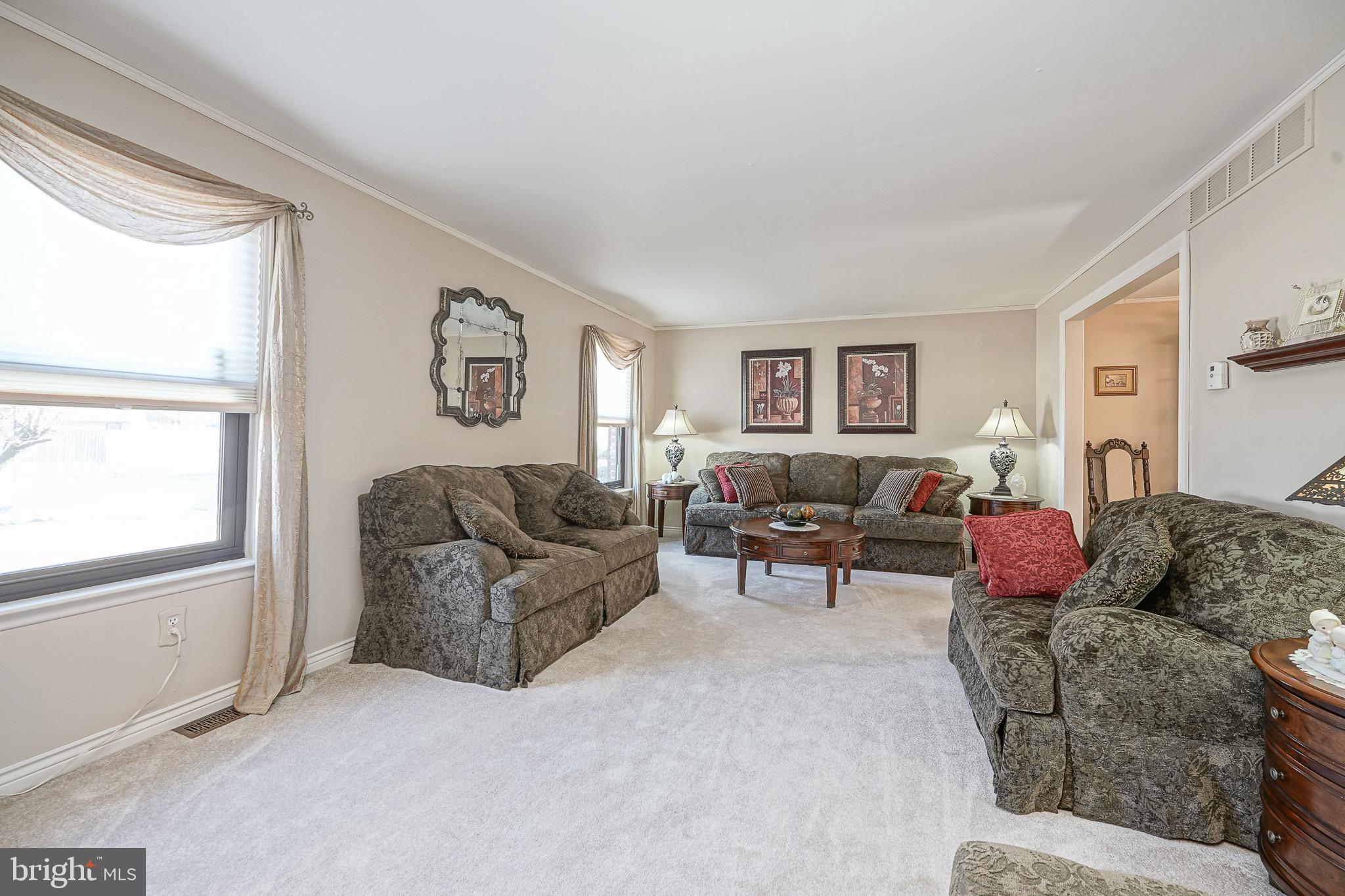 14 Comet Way Sewell, NJ 08080 - Photo 4 of 39