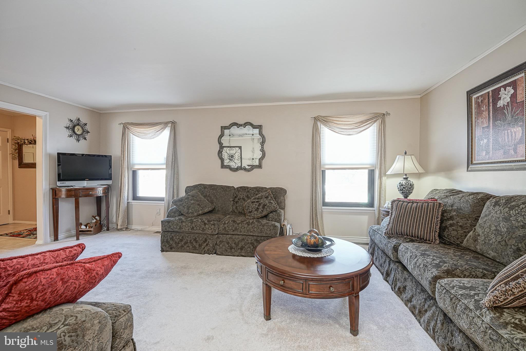 14 Comet Way Sewell, NJ 08080 - Photo 6 of 39