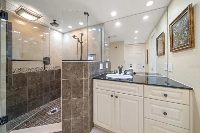 $425,000 | 19725 Gulf Boulevard, Unit 21, Indian Rocks Beach, FL 33785