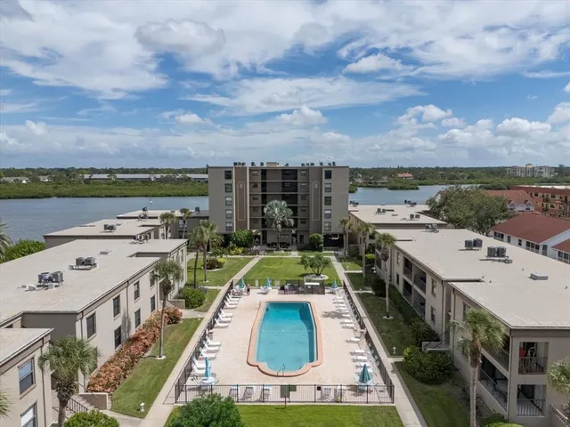 $425,000 | 19725 Gulf Boulevard, Unit 21, Indian Rocks Beach, FL 33785