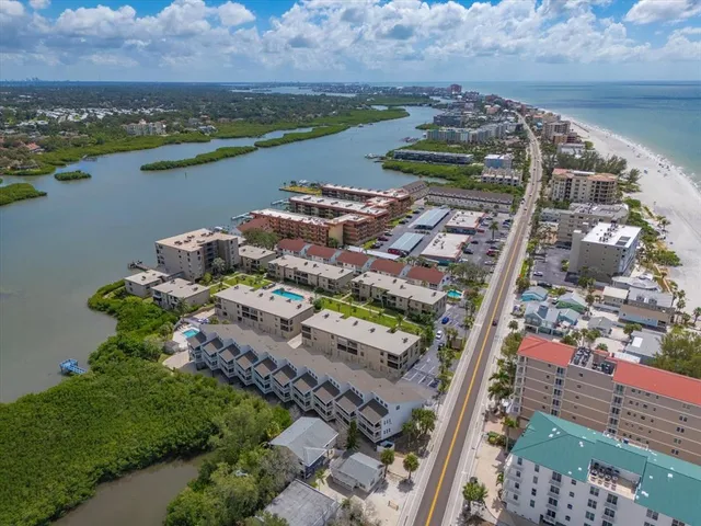 $425,000 | 19725 Gulf Boulevard, Unit 21, Indian Rocks Beach, FL 33785