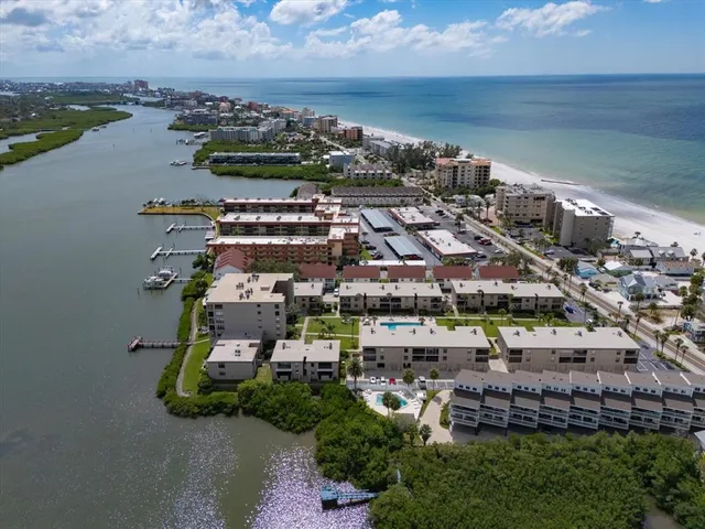 $425,000 | 19725 Gulf Boulevard, Unit 21, Indian Rocks Beach, FL 33785