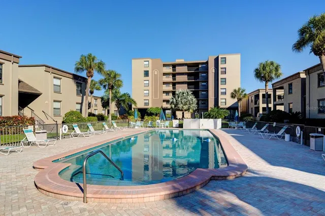$425,000 | 19725 Gulf Boulevard, Unit 21, Indian Rocks Beach, FL 33785