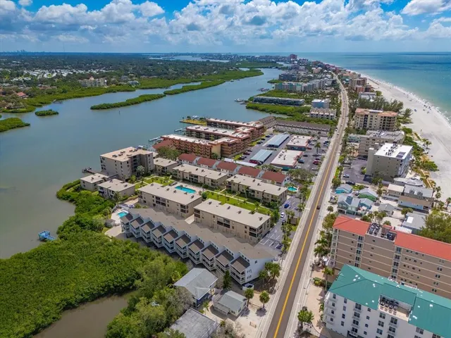 $425,000 | 19725 Gulf Boulevard, Unit 21, Indian Rocks Beach, FL 33785