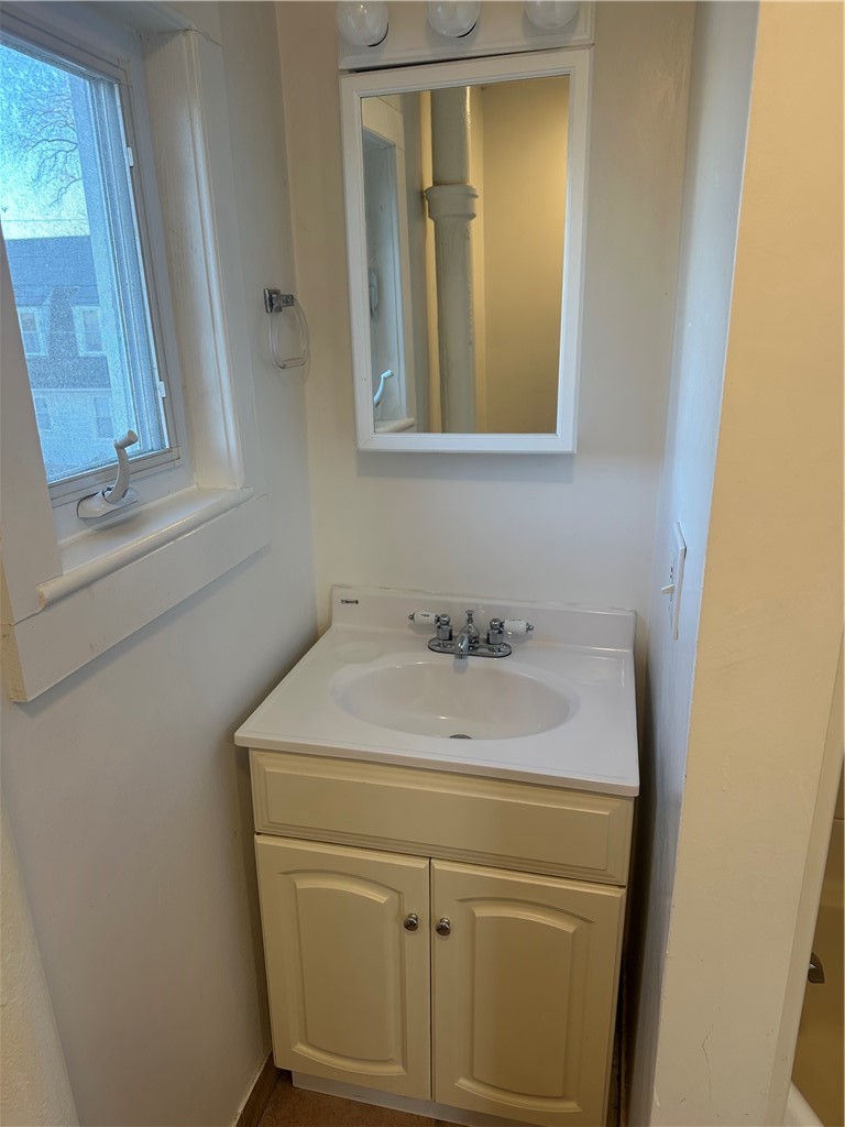 38 Oak Street, Unit 2 Westerly, RI 02891 - Photo 5 of 14