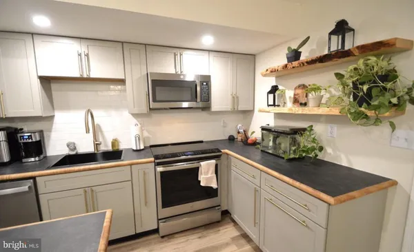 $2,200 | 138 Creekside Court, Newark, DE 19702