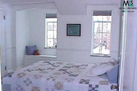 220 Fisher Road Grosse Pointe, MI 48230 - Photo 5 of 8 809948-4.JPG