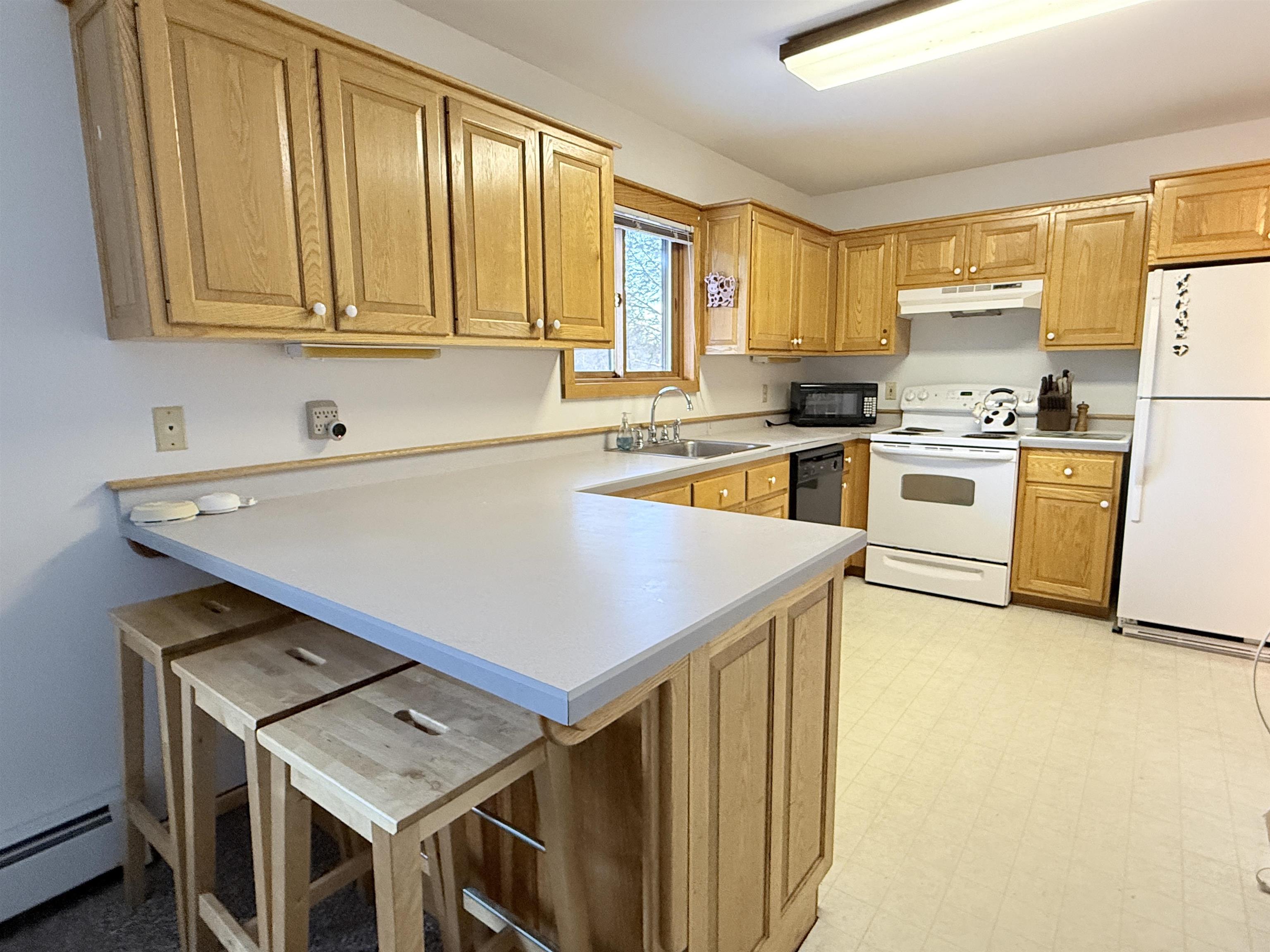 32 Plumley Avenue Ludlow, VT 05149 - Photo 9 of 31