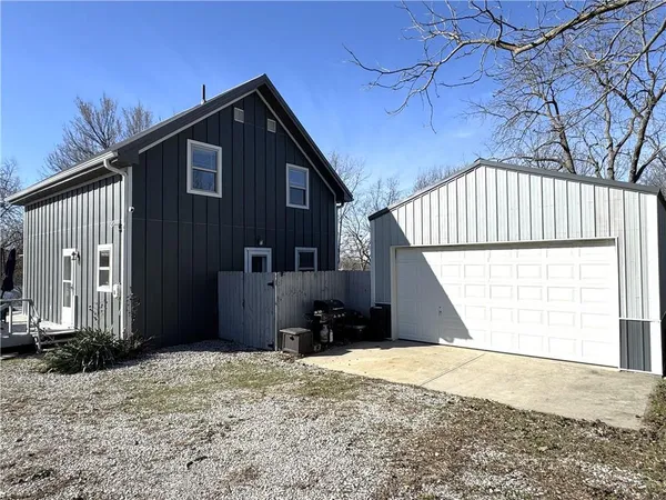 $299,000 | 201 Timber Valley Drive, Linn Valley, KS 66040