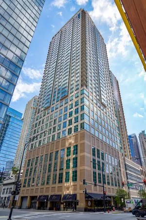 $339,500 | 2 East Erie Street, Unit 1214, Chicago, IL 60611