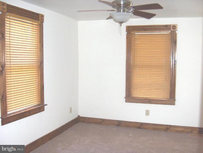 1310 Seling Avenue Rosedale, MD 21237 - Photo 3 of 14 Living Room
