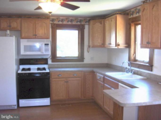 1310 Seling Avenue Rosedale, MD 21237 - Photo 5 of 14 Kitchen