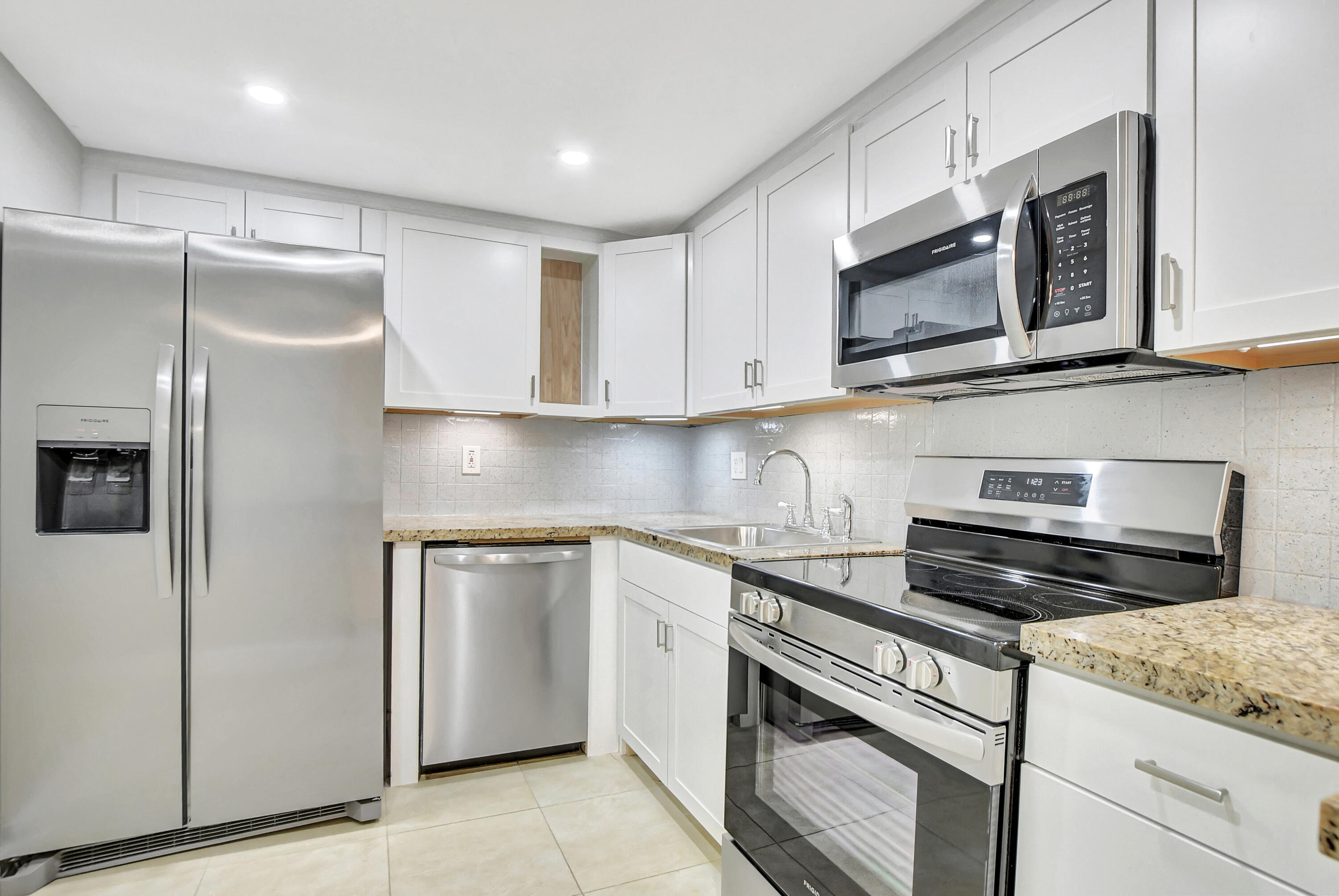 450 Northwest 20th Street, Unit 2020 Boca Raton, FL 33431 - Photo 8 of 29 22-print-DSC_0551