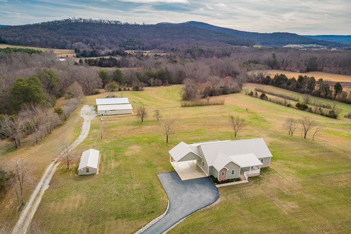 906 Bugger Ridge Road McMinnville, TN 37110 - Photo 7 of 49 Gallery Image 7