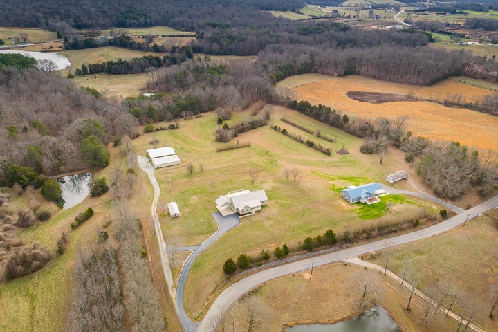 906 Bugger Ridge Road McMinnville, TN 37110 - Photo 8 of 49 Gallery Image 8