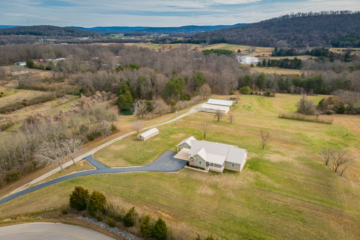 906 Bugger Ridge Road McMinnville, TN 37110 - Photo 9 of 49 Gallery Image 9